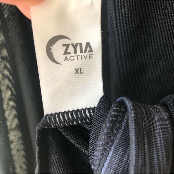 Zyia Mesh Cropped Top - Picture 3 of 4